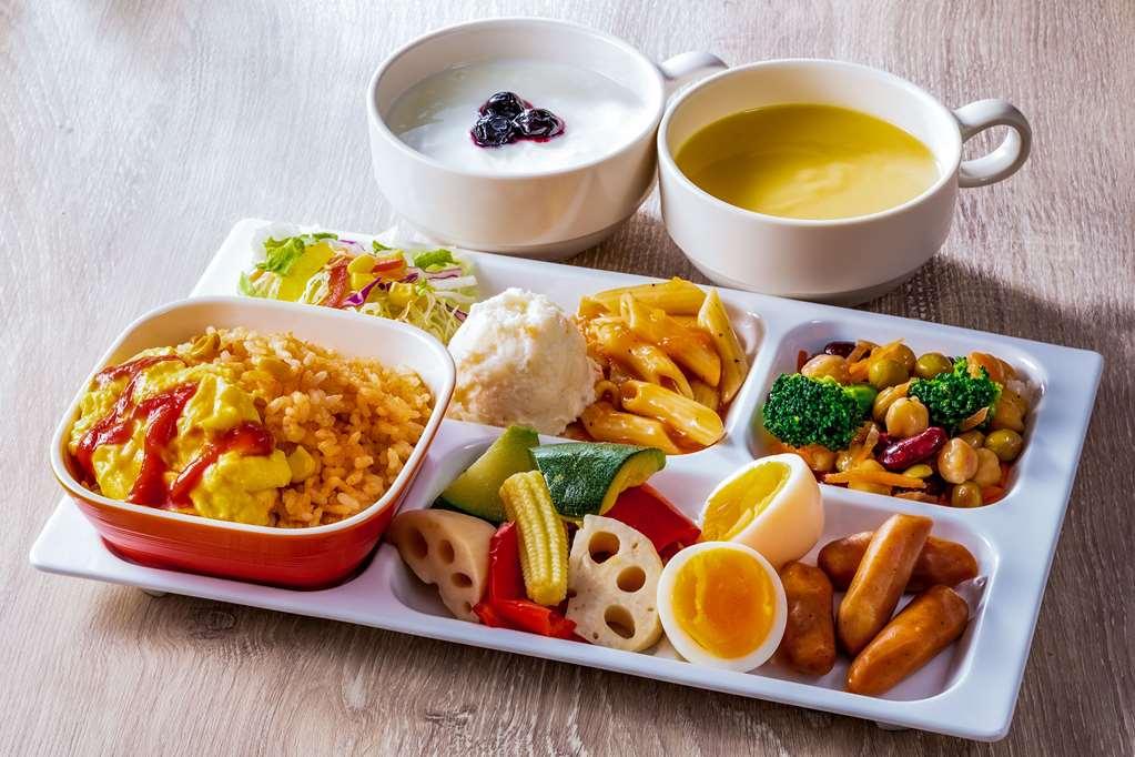 Comfort Hotel Миядзаки Ресторант снимка
